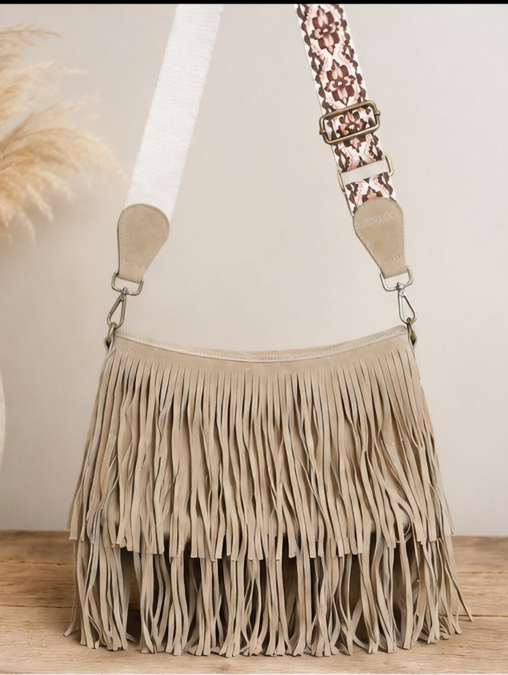Jen & Co Sadie Beige Faux Suede Fringe Crossbody Bag Boho Western
